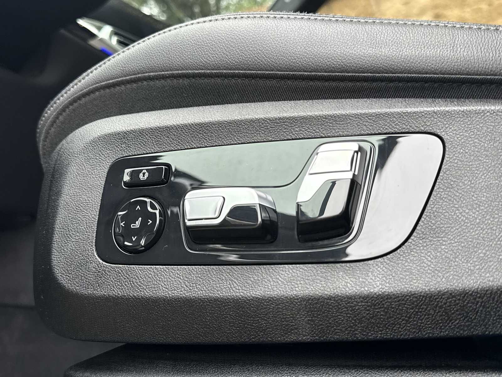 Thumbnail: 2020 BMW X7 - 18