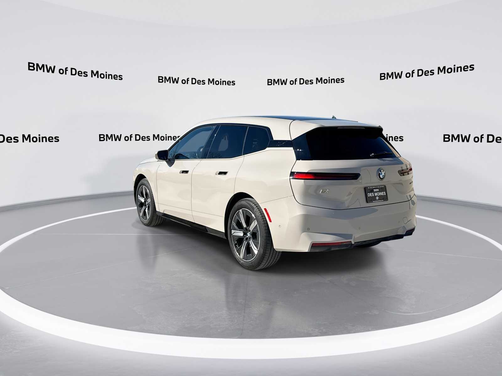 Thumbnail: 2026 BMW iX - 6