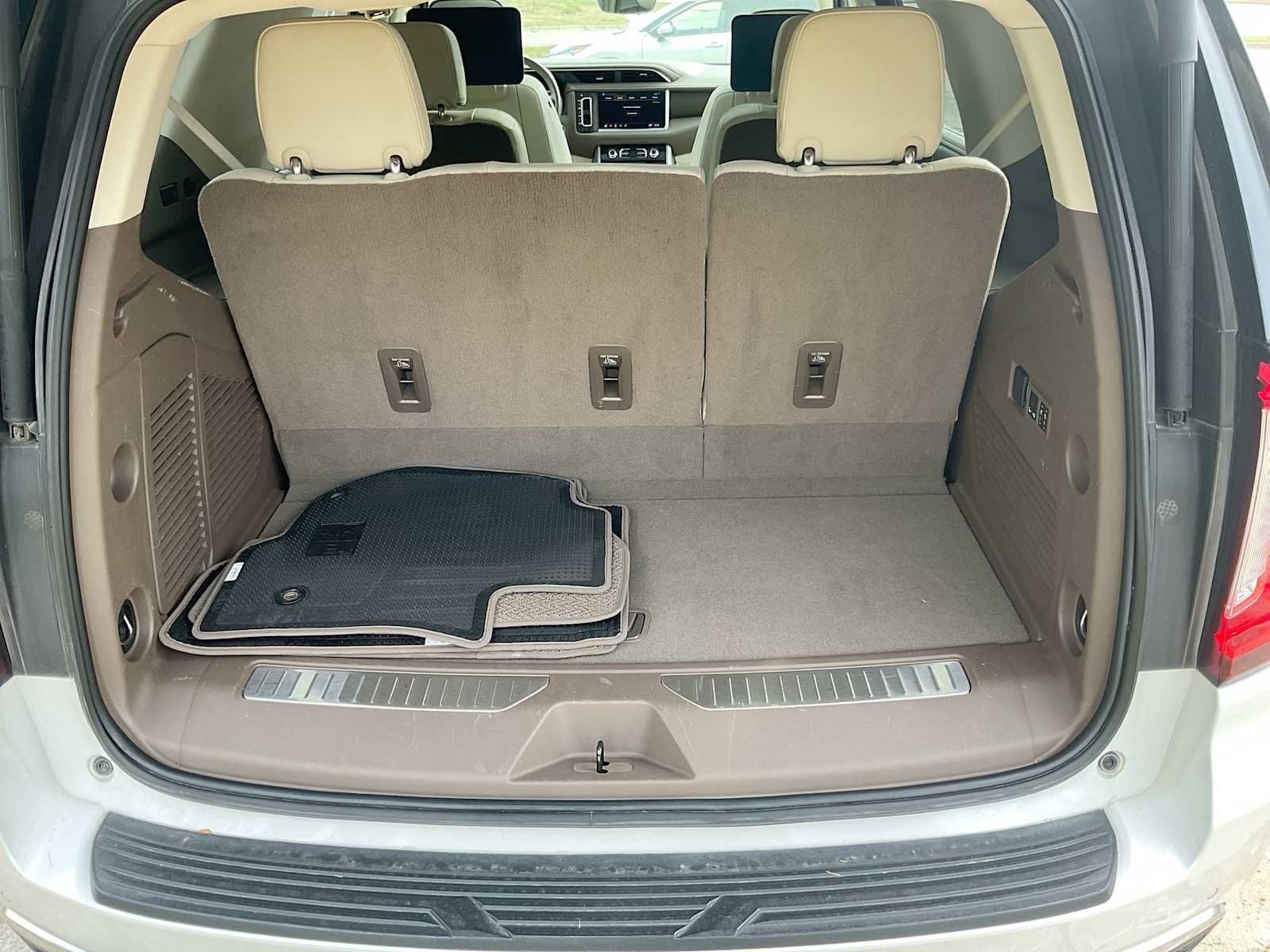 Thumbnail: 2021 GMC Yukon - 35