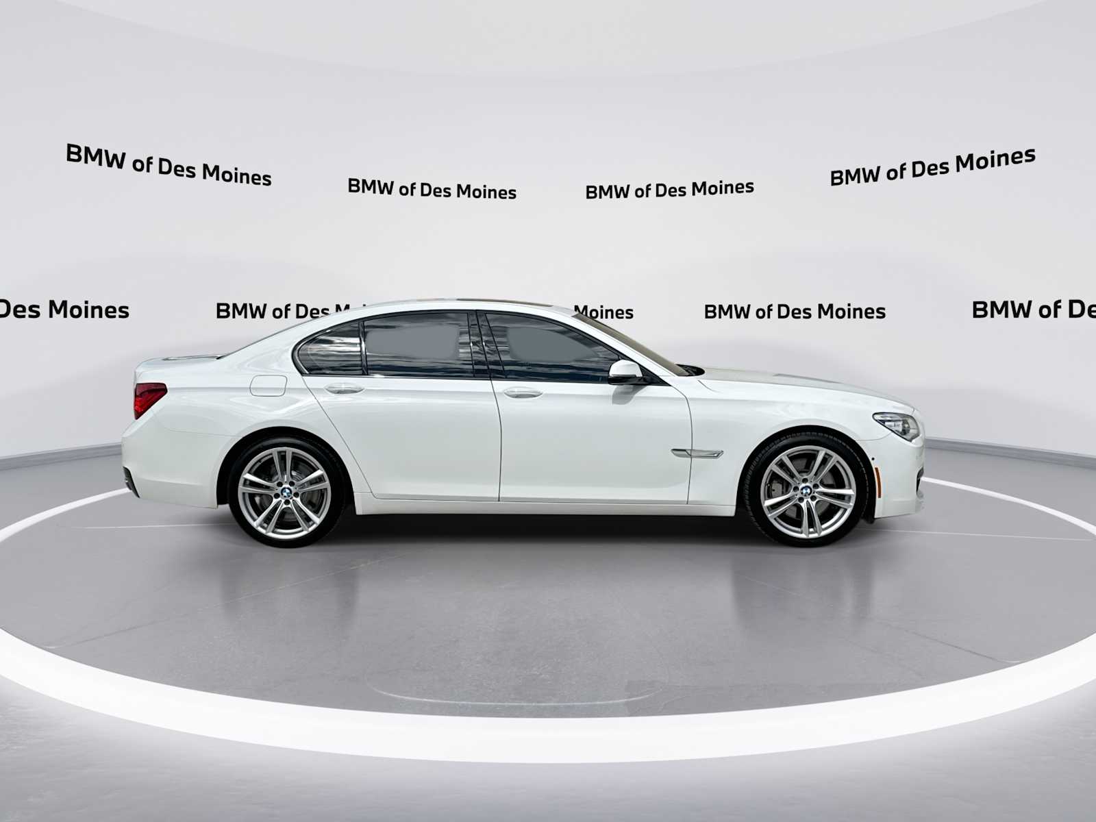 Thumbnail: 2015 BMW 7 Series - 9