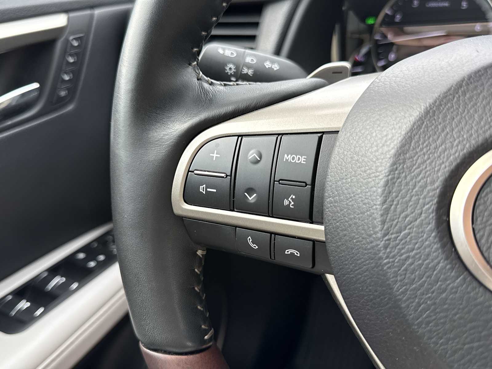 Thumbnail: 2020 Lexus RX - 25
