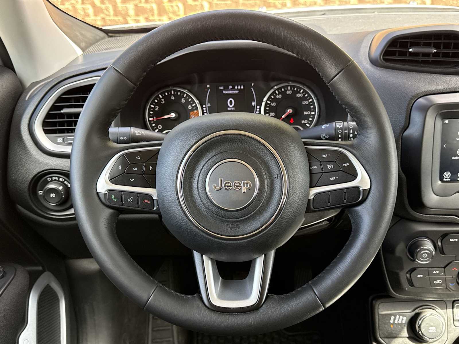 Thumbnail: 2019 Jeep Renegade - 23