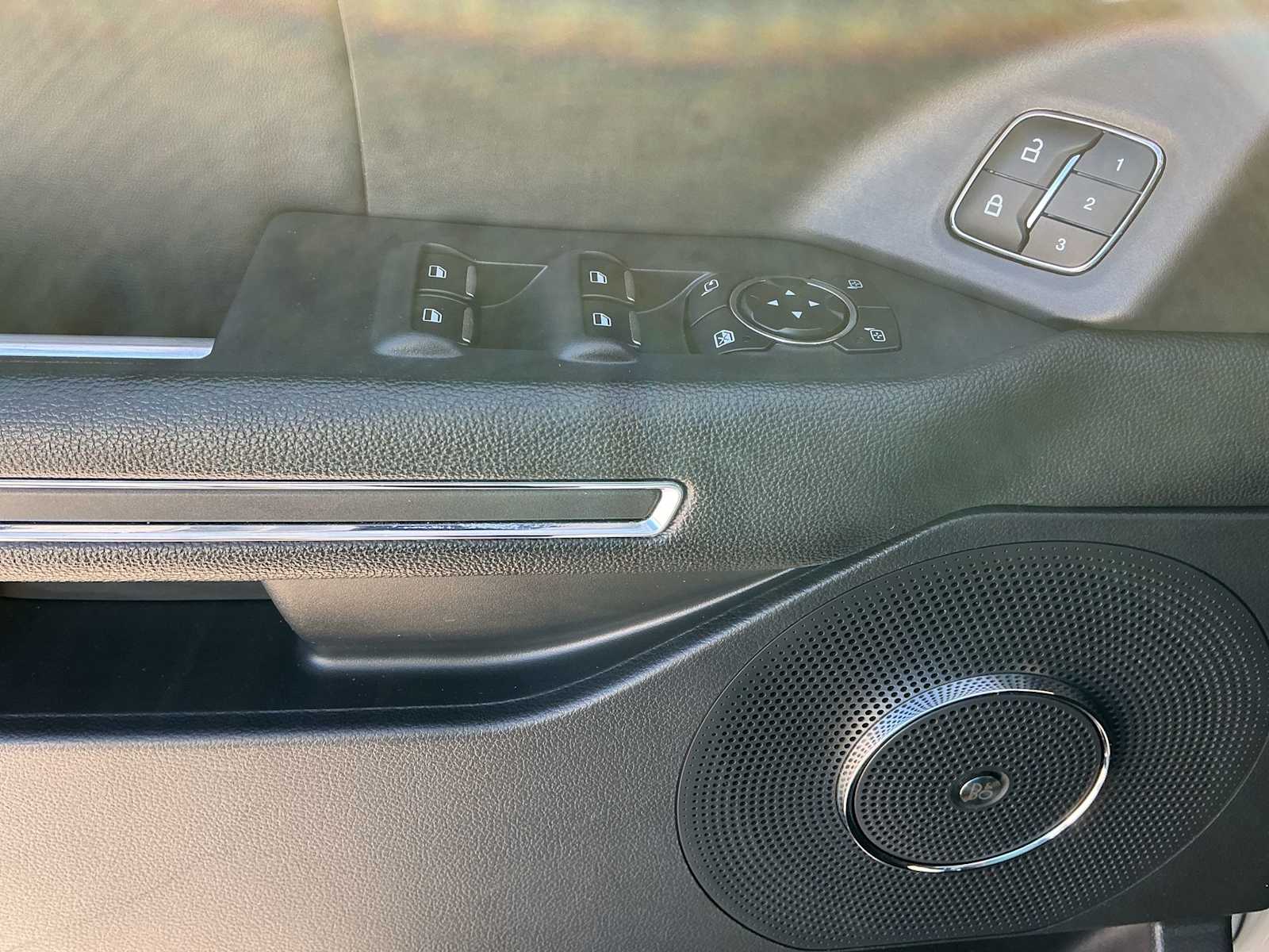 Thumbnail: 2022 Ford Expedition - 22