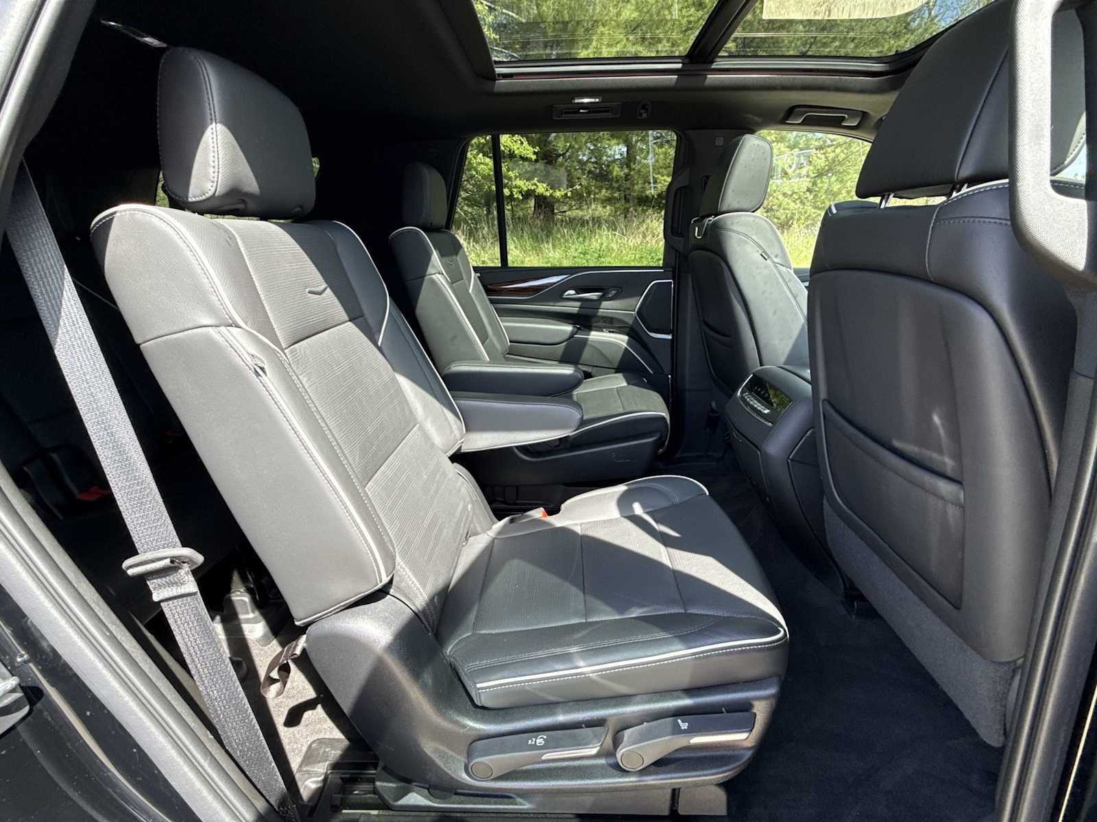 Thumbnail: 2022 Cadillac Escalade - 22
