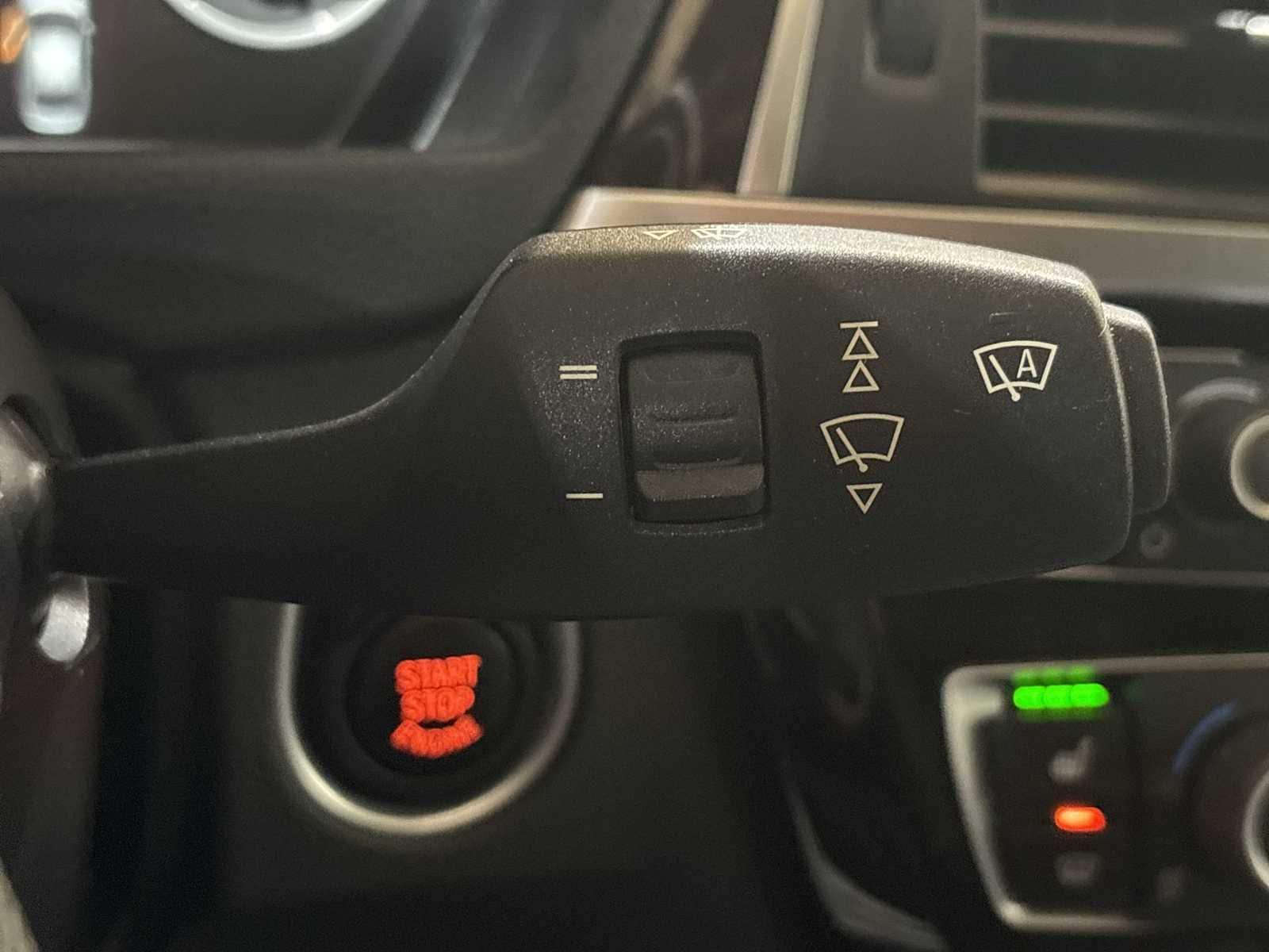 Thumbnail: 2017 BMW 3 Series - 24