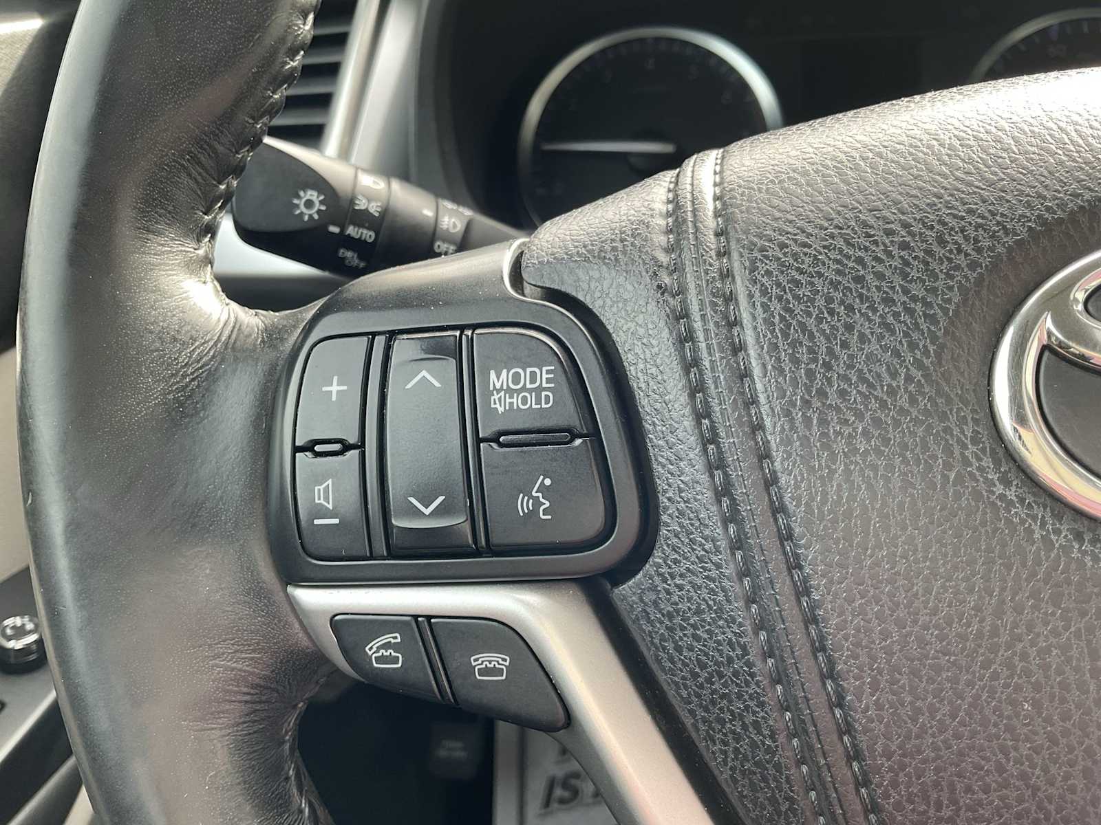 Thumbnail: 2014 Toyota Highlander - 26