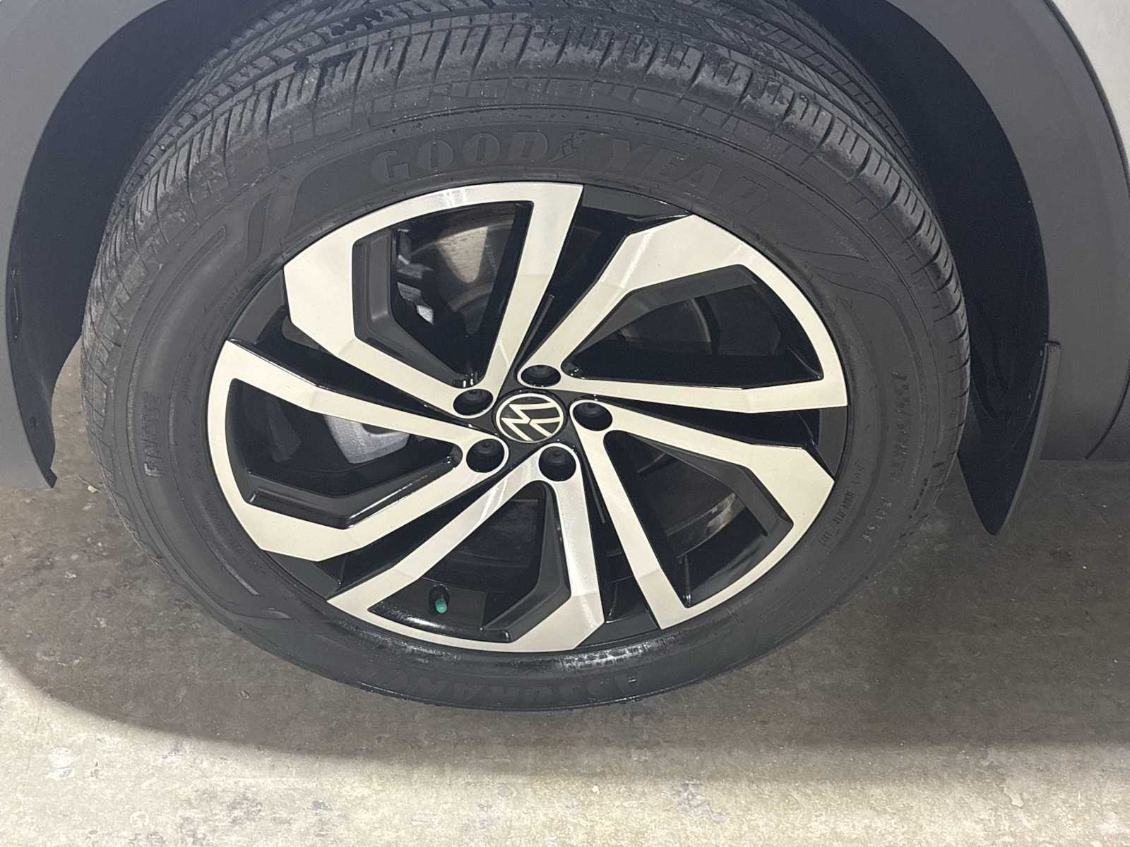 Thumbnail: 2023 Volkswagen Atlas - 12