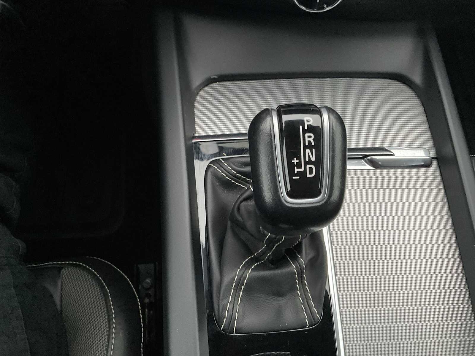 Thumbnail: 2020 Volvo S60 - 31