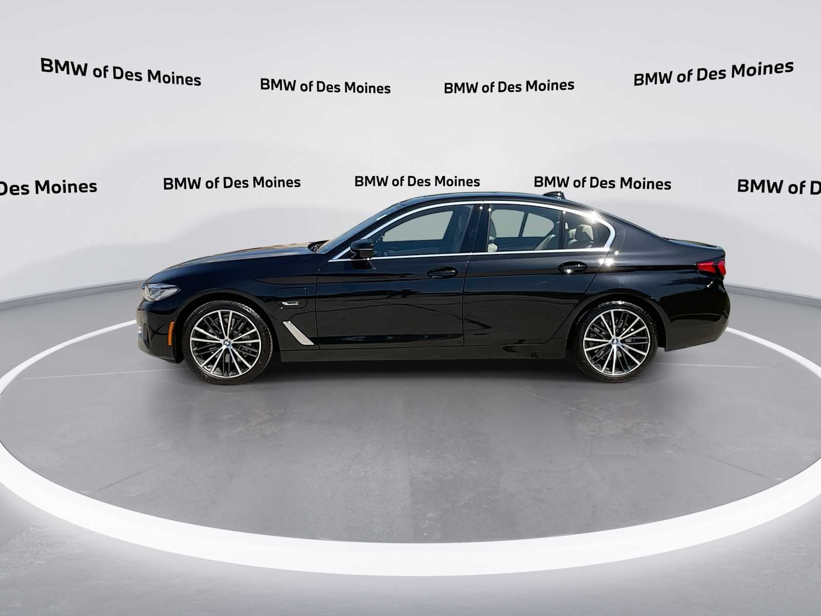 Thumbnail: 2023 BMW 5 Series - 5