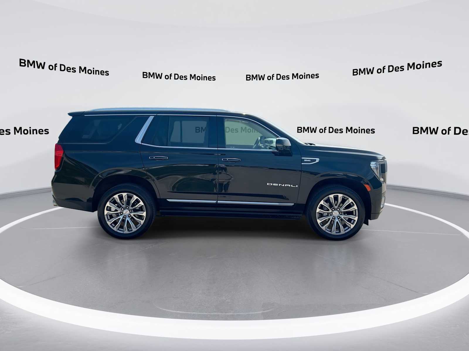 2021 GMC Yukon Denali 9