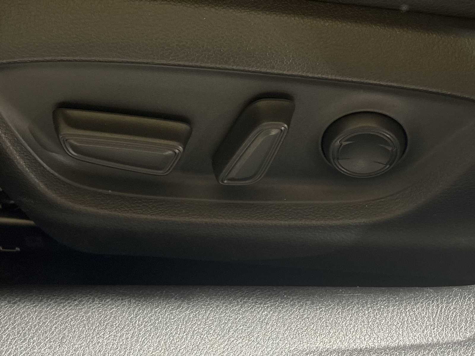 Thumbnail: 2018 Toyota Camry - 16