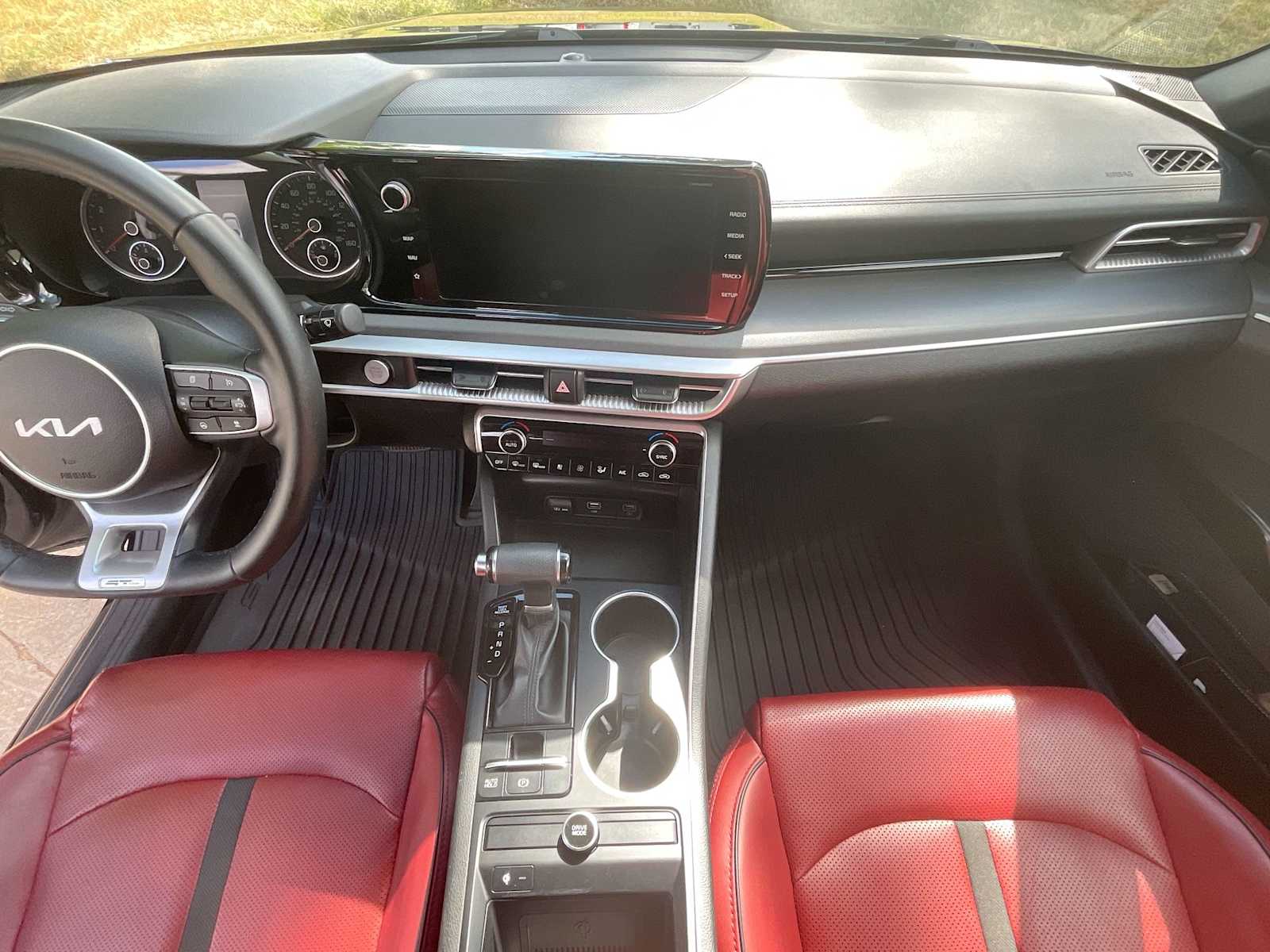 Thumbnail: 2023 Kia K5 - 16