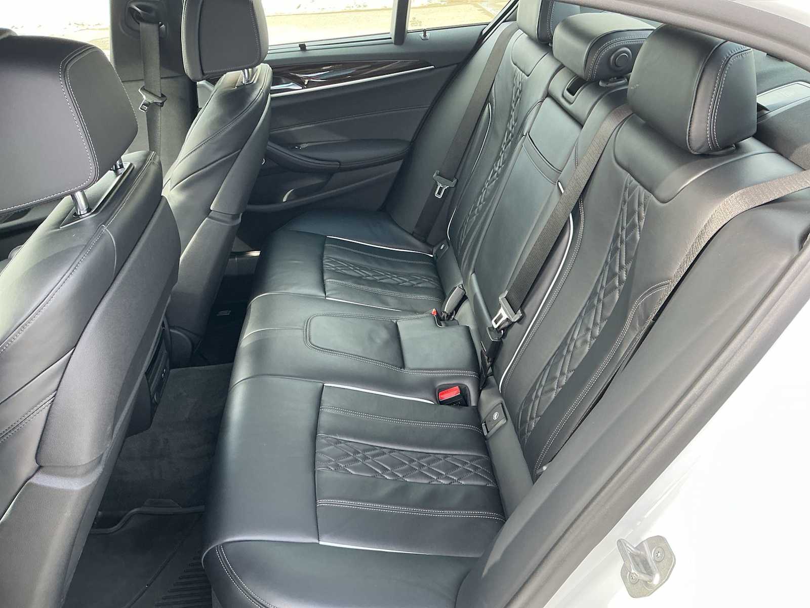 Thumbnail: 2022 BMW 5 Series - 12