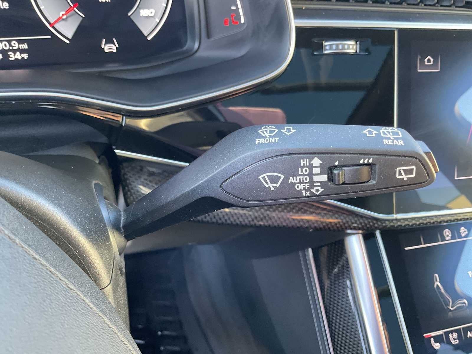 Thumbnail: 2021 Audi SQ7 - 25