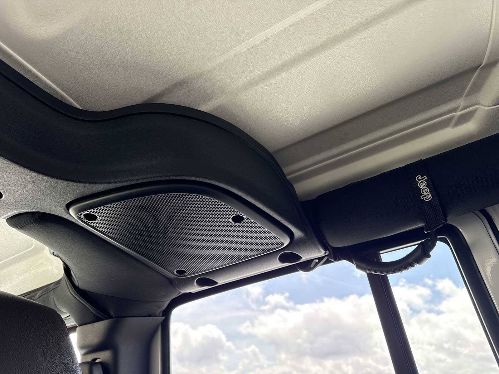 Thumbnail: 2016 Jeep Wrangler - 44