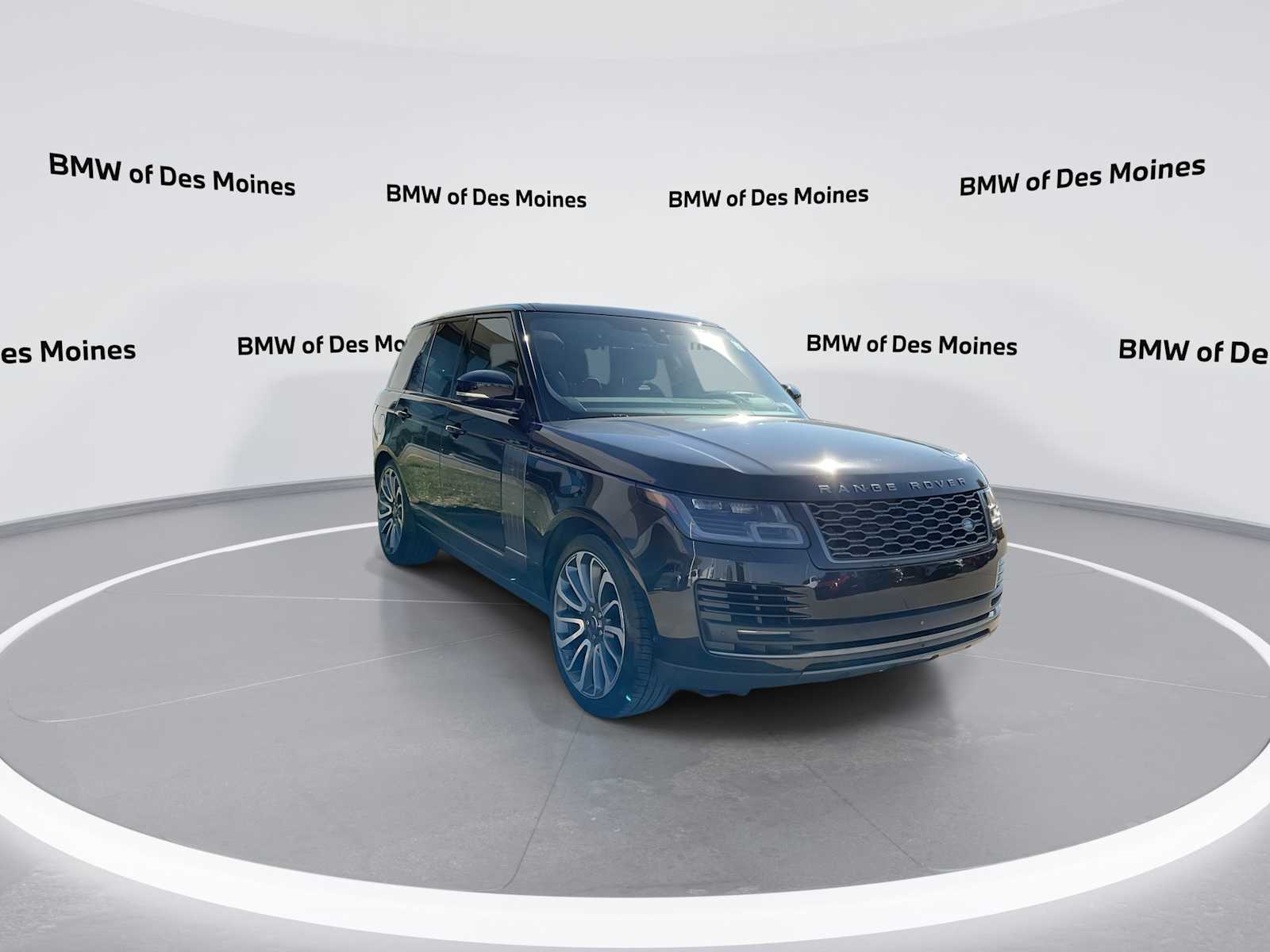 Thumbnail: 2019 Land Rover Range Rover - 2