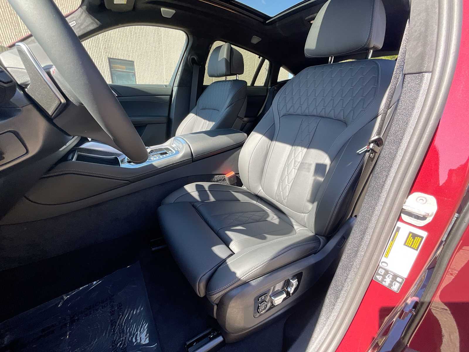 Thumbnail: 2026 BMW X6 - 17