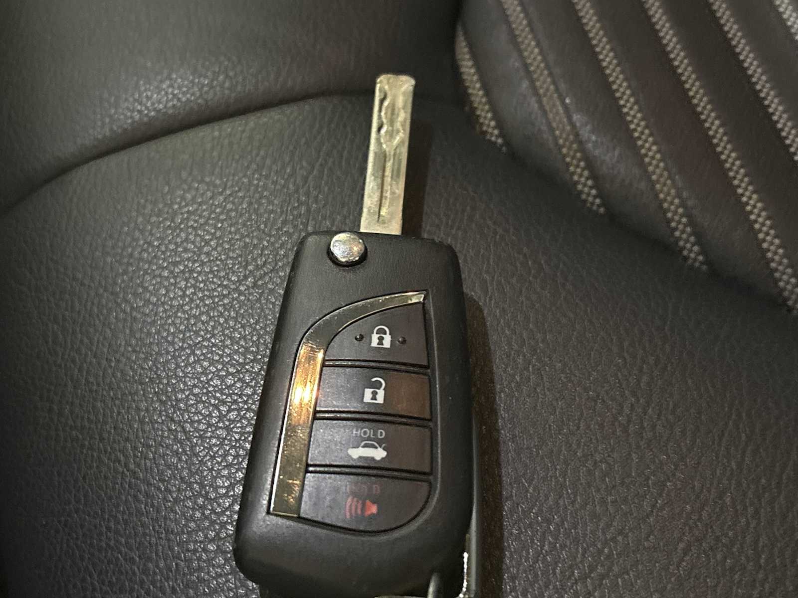 Thumbnail: 2018 Toyota Camry - 31