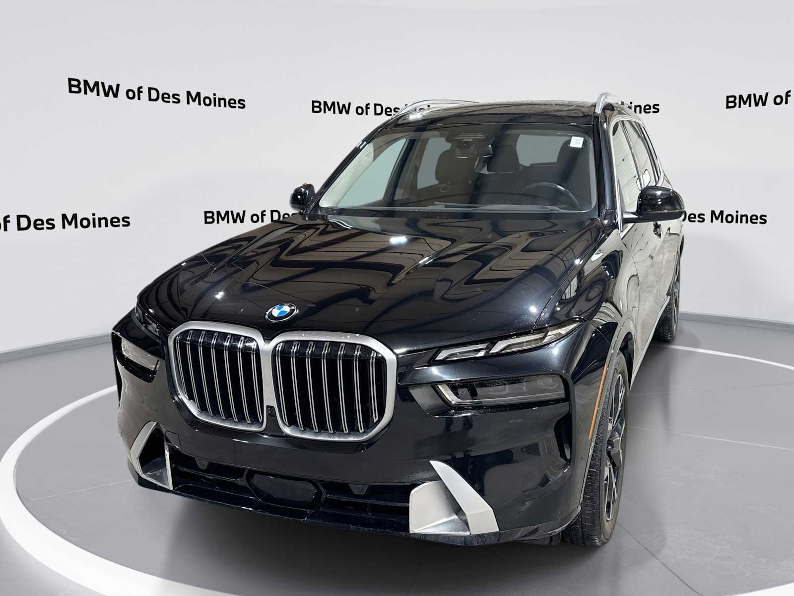 2025 BMW X7 40i's photo