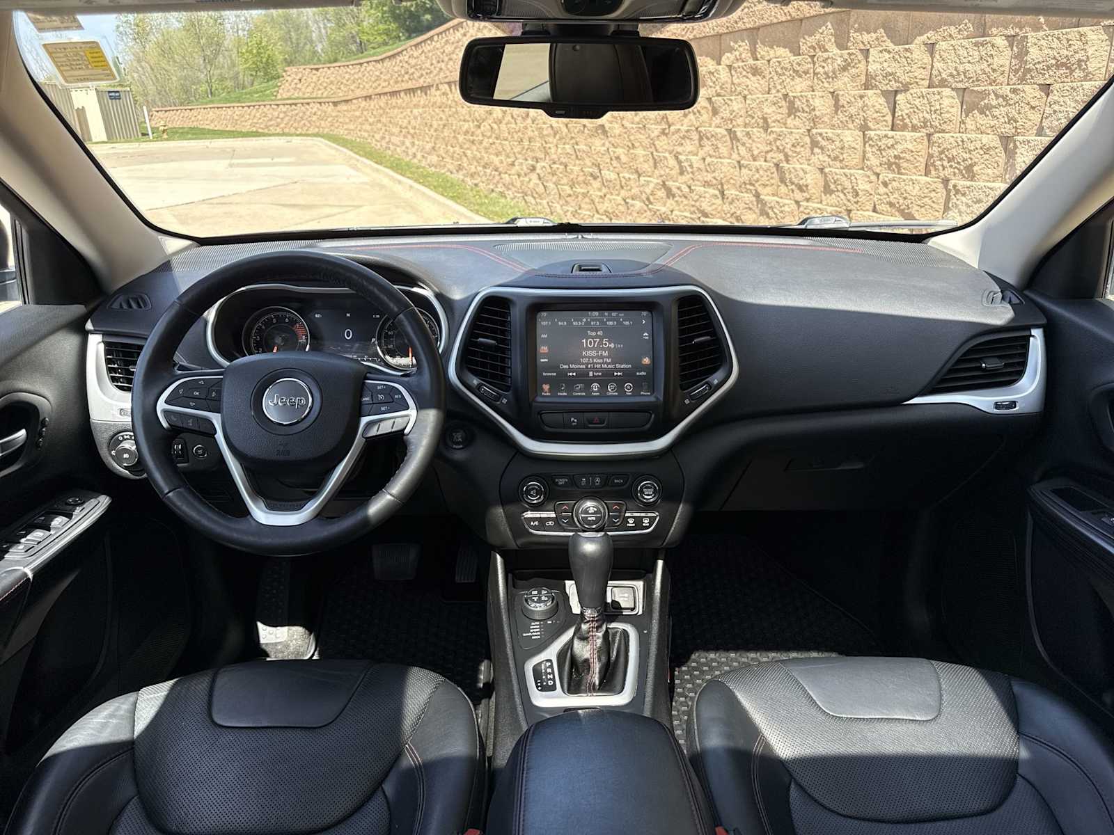 Thumbnail: 2016 Jeep Cherokee - 16