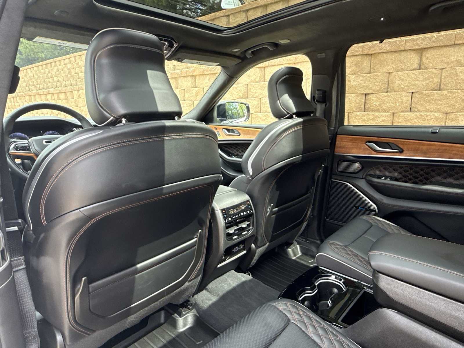 Thumbnail: 2023 Jeep Grand Cherokee - 19