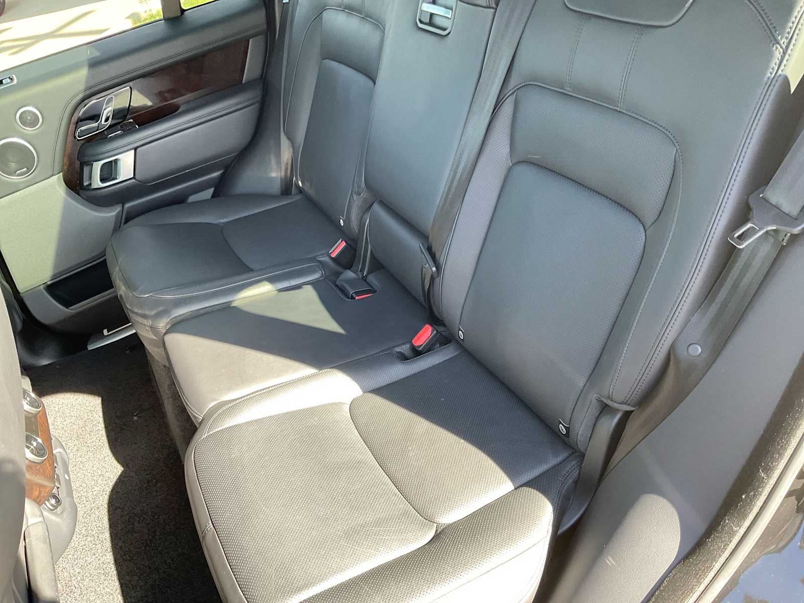 Thumbnail: 2019 Land Rover Range Rover - 21