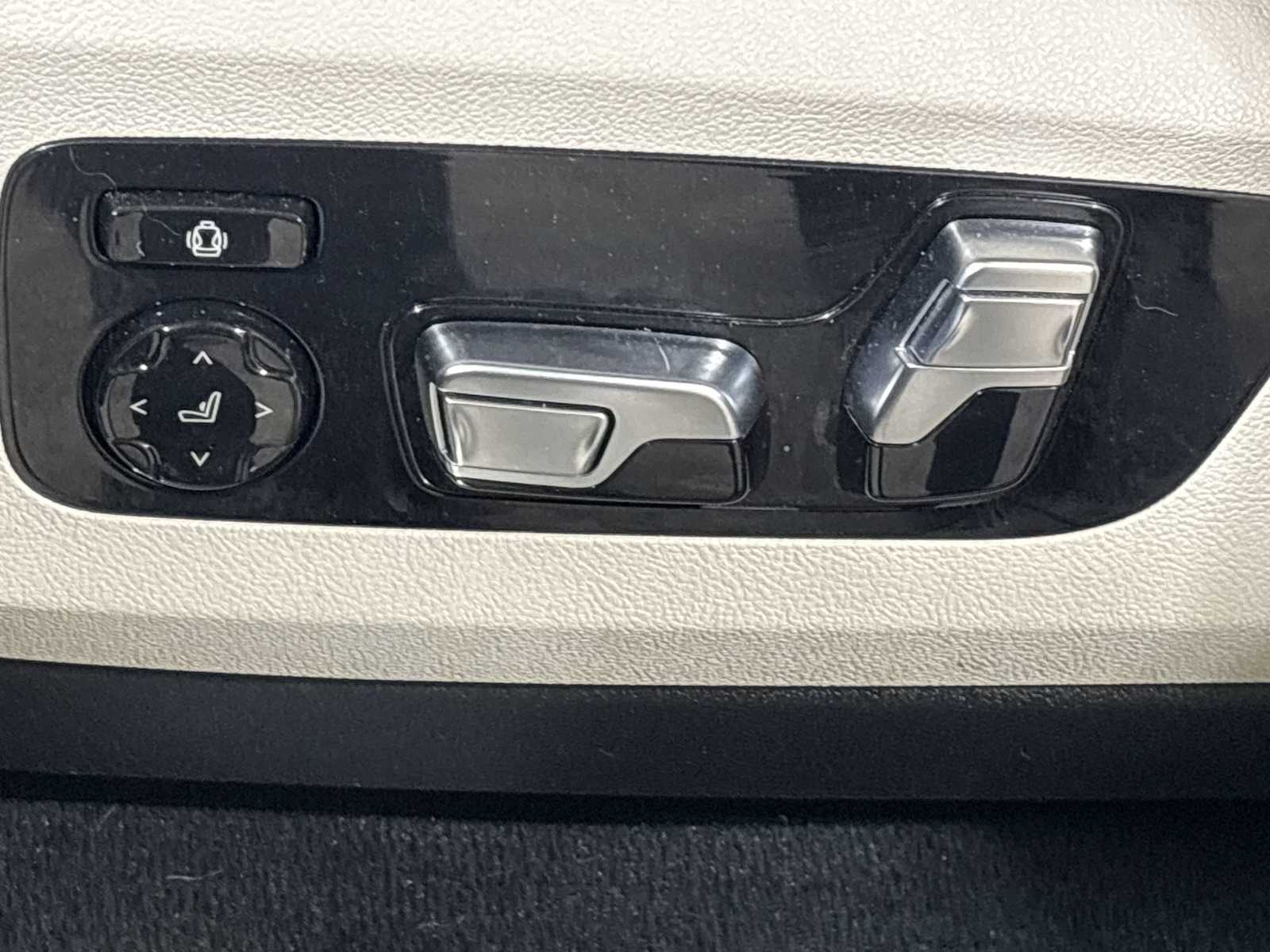 Thumbnail: 2024 BMW X7 - 18