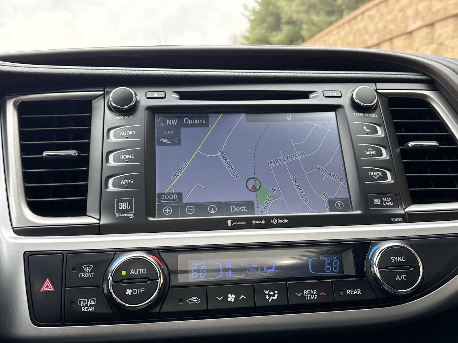 Thumbnail: 2018 Toyota Highlander - 31