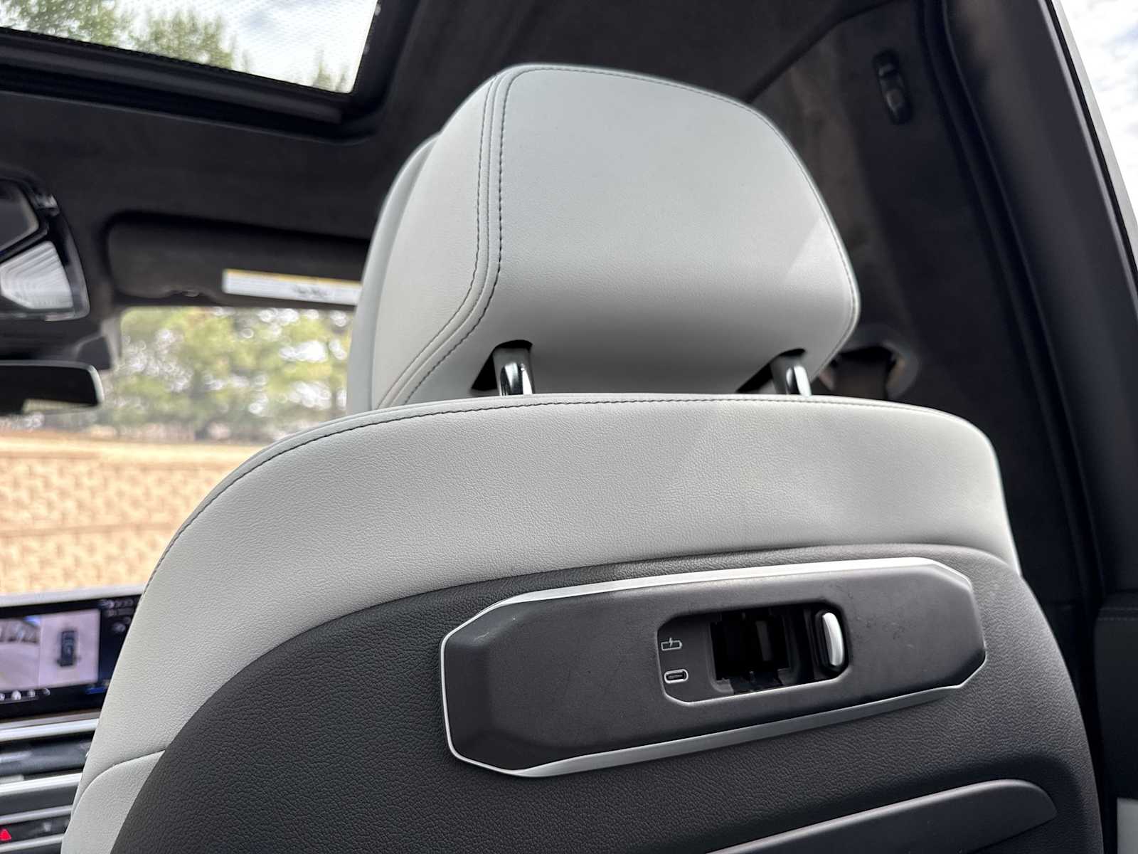 Thumbnail: 2024 BMW X7 - 44