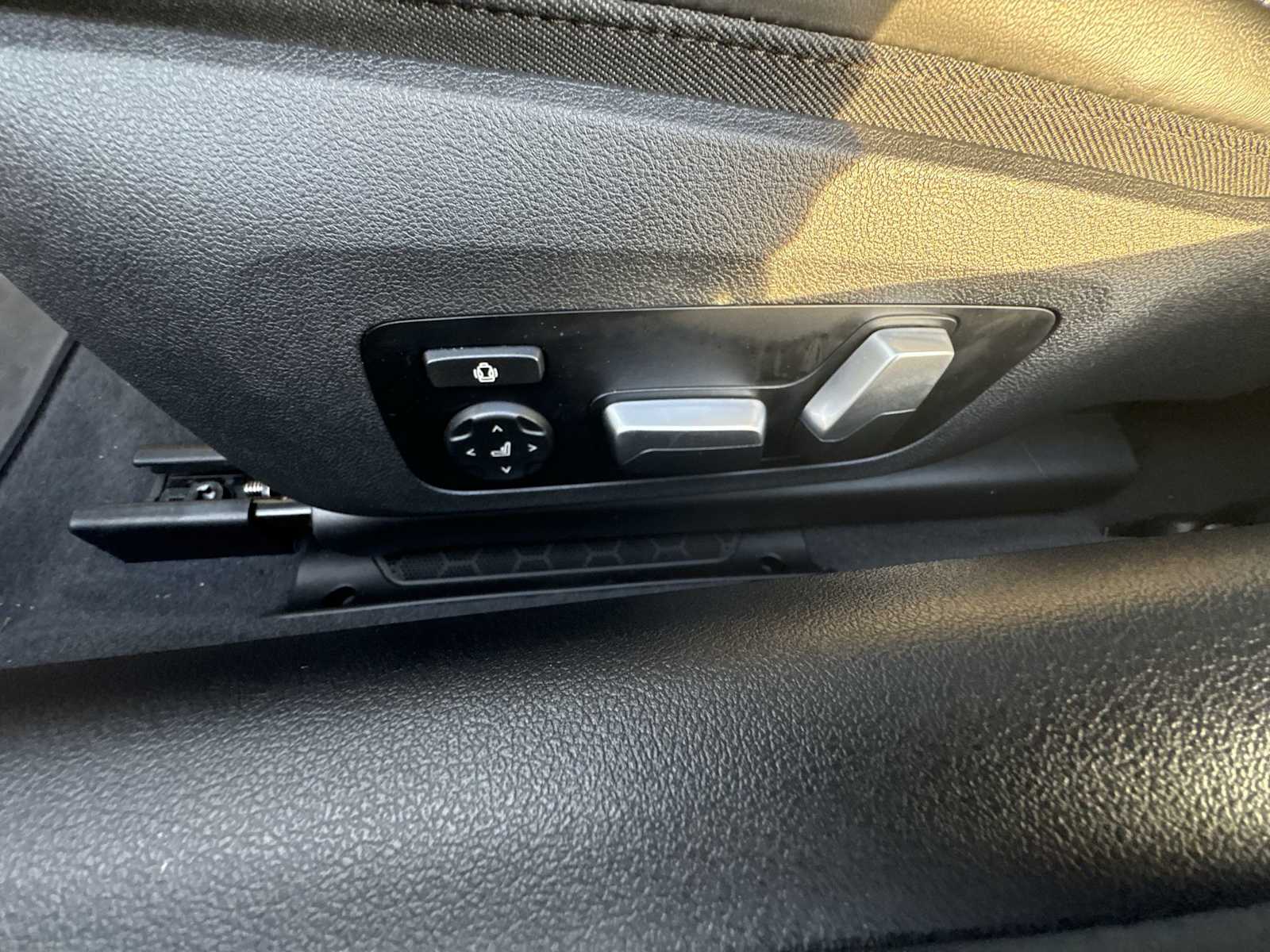 Thumbnail: 2025 BMW 8 Series - 23