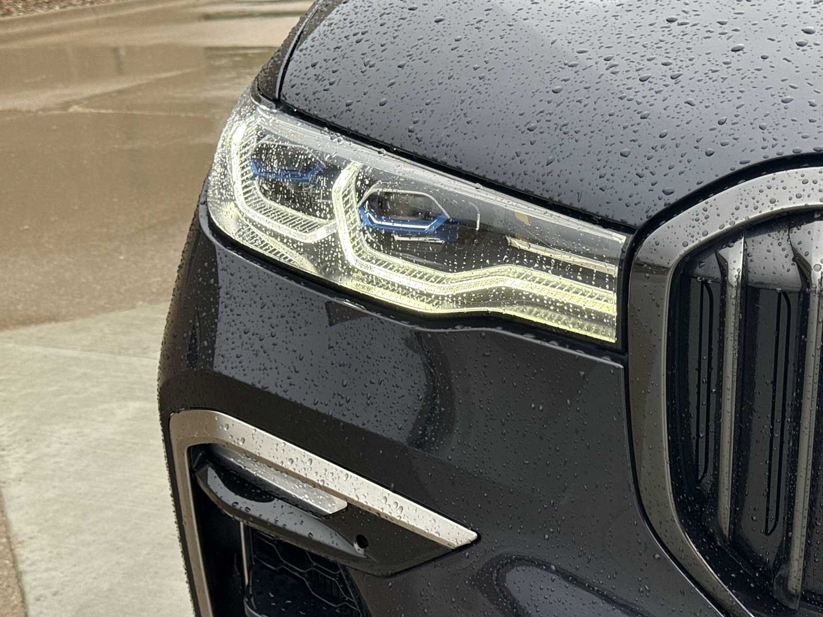 Thumbnail: 2020 BMW X7 - 11