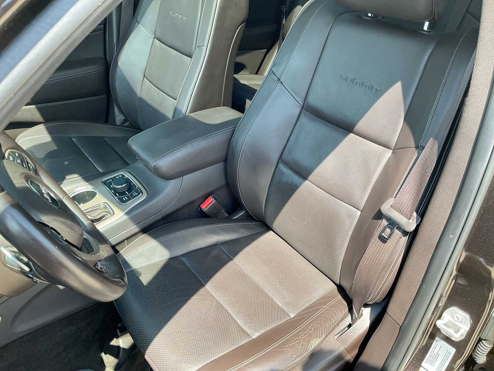 Thumbnail: 2017 Jeep Grand Cherokee - 17