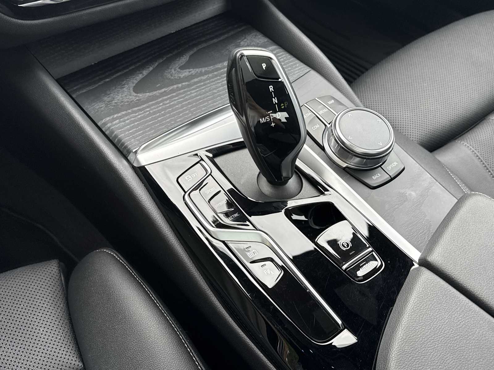 Thumbnail: 2023 BMW 5 Series - 30