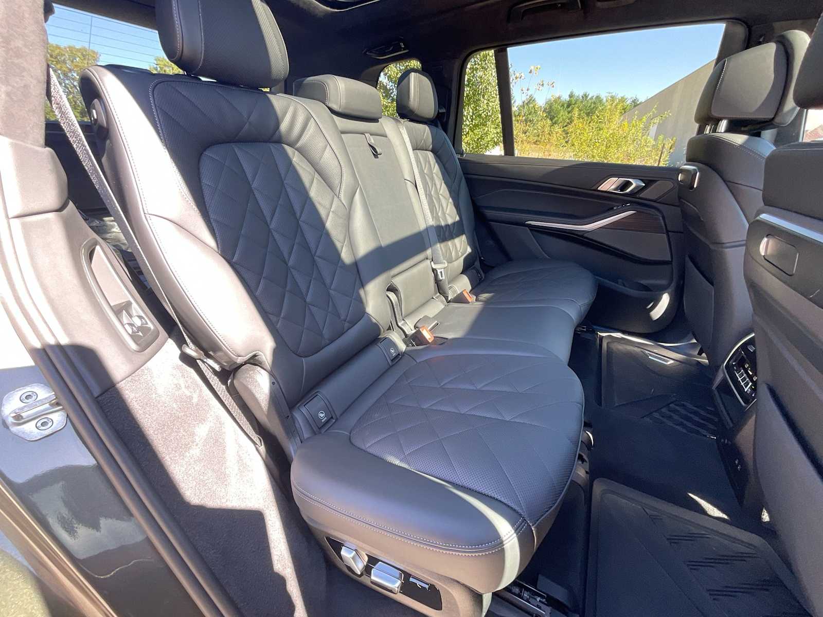 Thumbnail: 2025 BMW X7 - 22