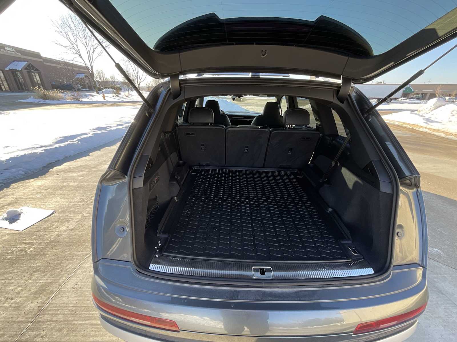 Thumbnail: 2021 Audi SQ7 - 34