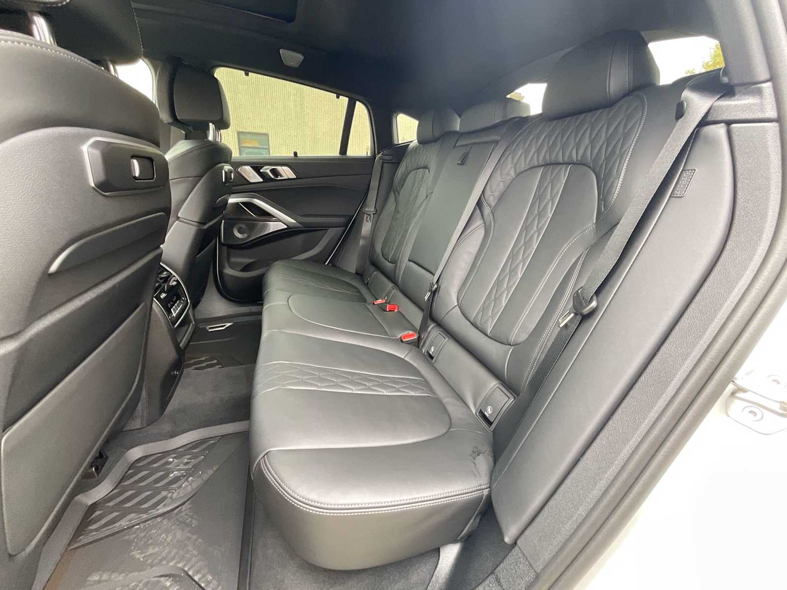 Thumbnail: 2026 BMW X6 - 21