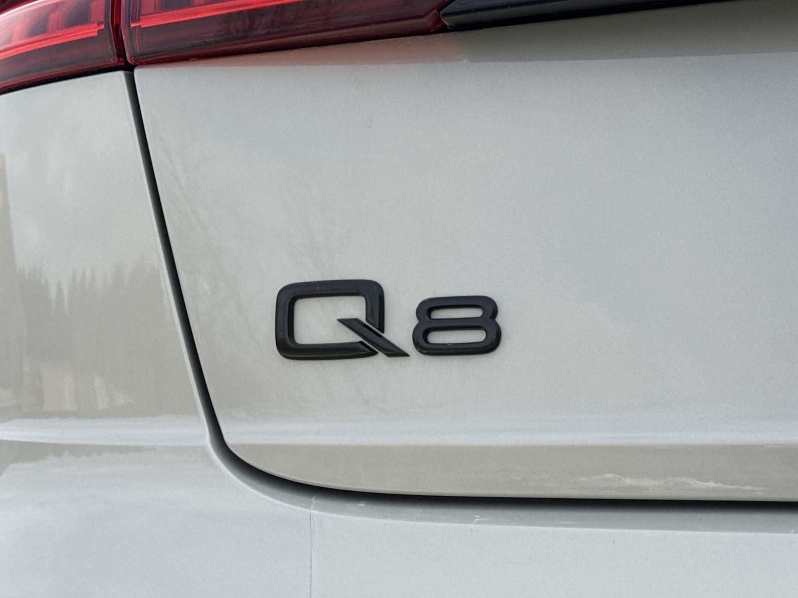 Thumbnail: 2022 Audi Q8 - 13