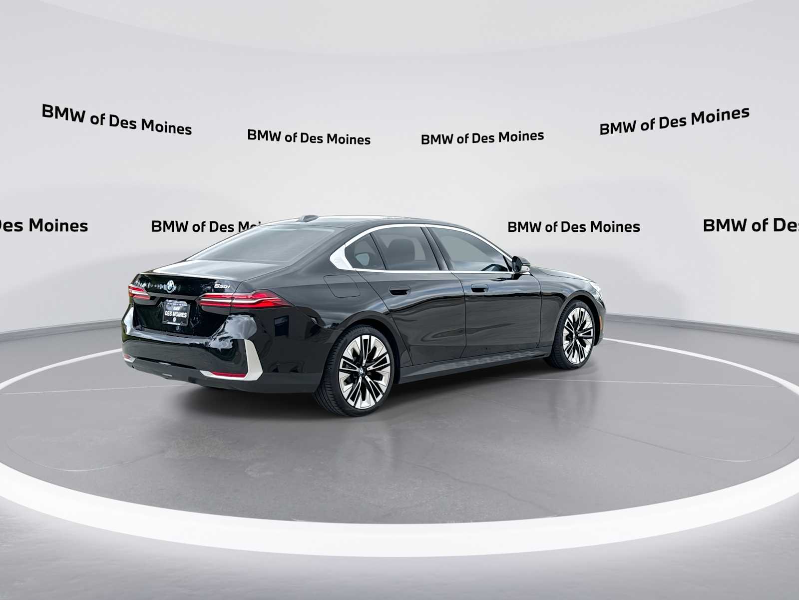 Thumbnail: 2024 BMW 5 Series - 8