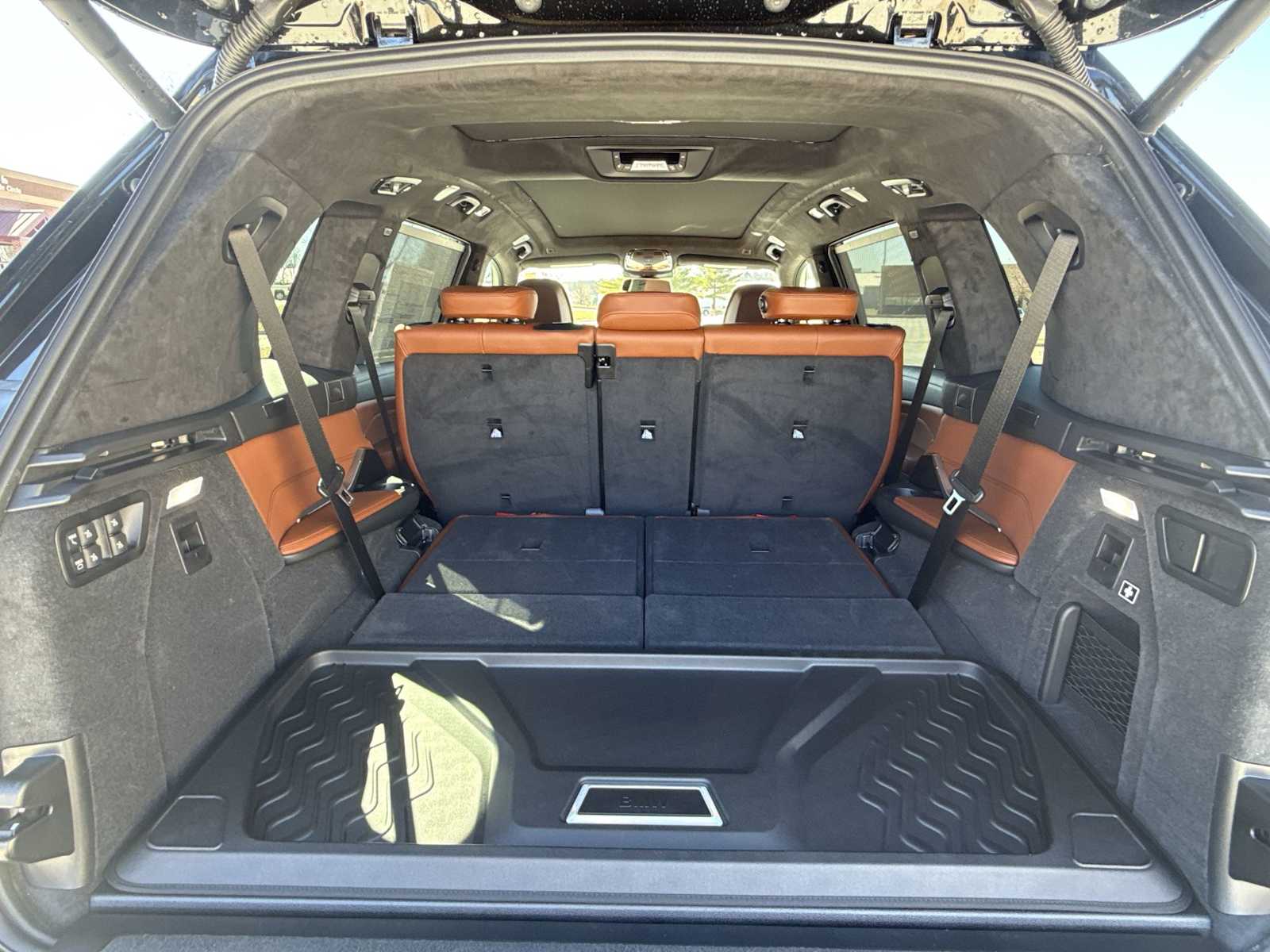 Thumbnail: 2026 BMW X7 - 37