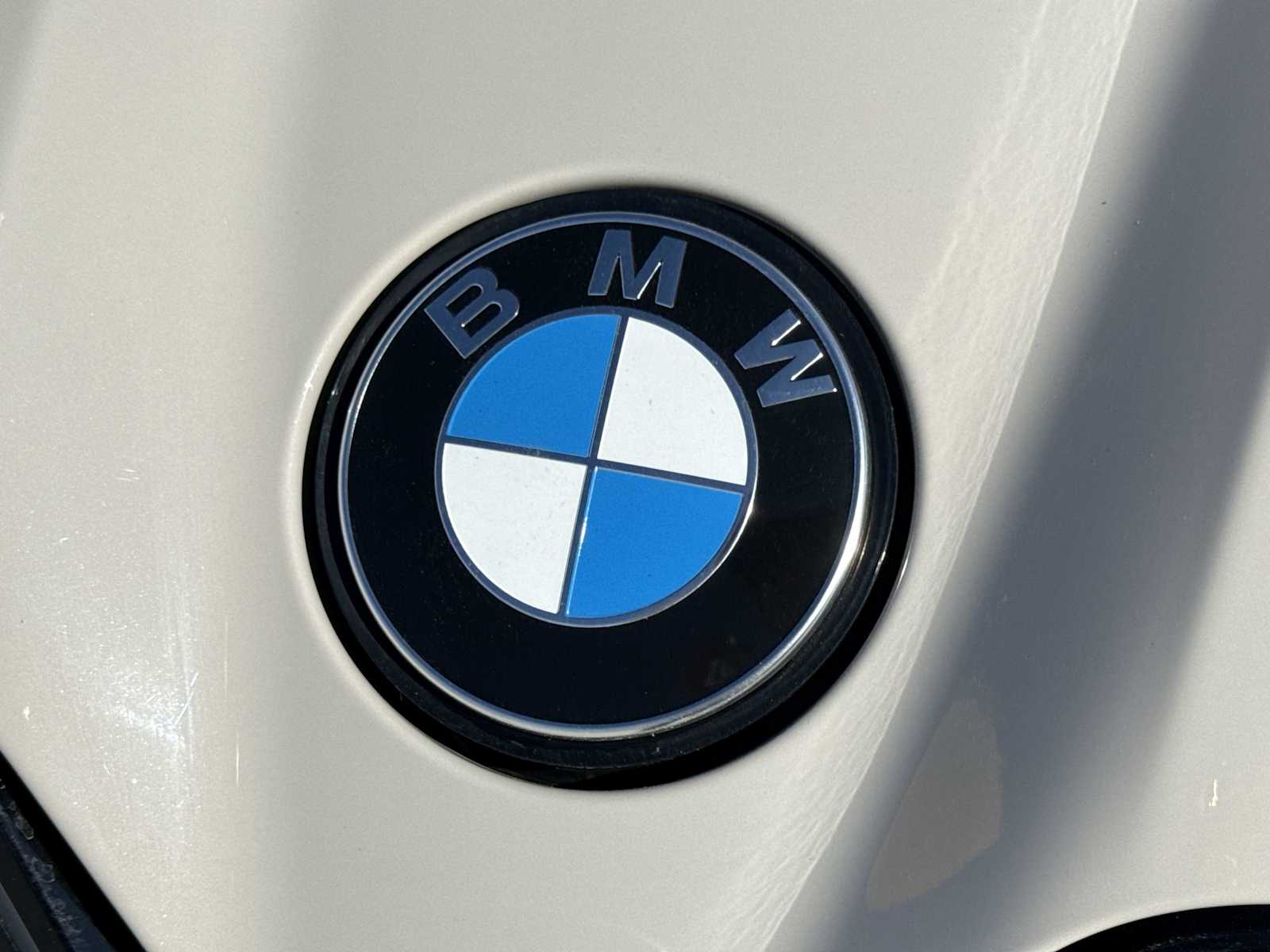 Thumbnail: 2026 BMW iX - 12