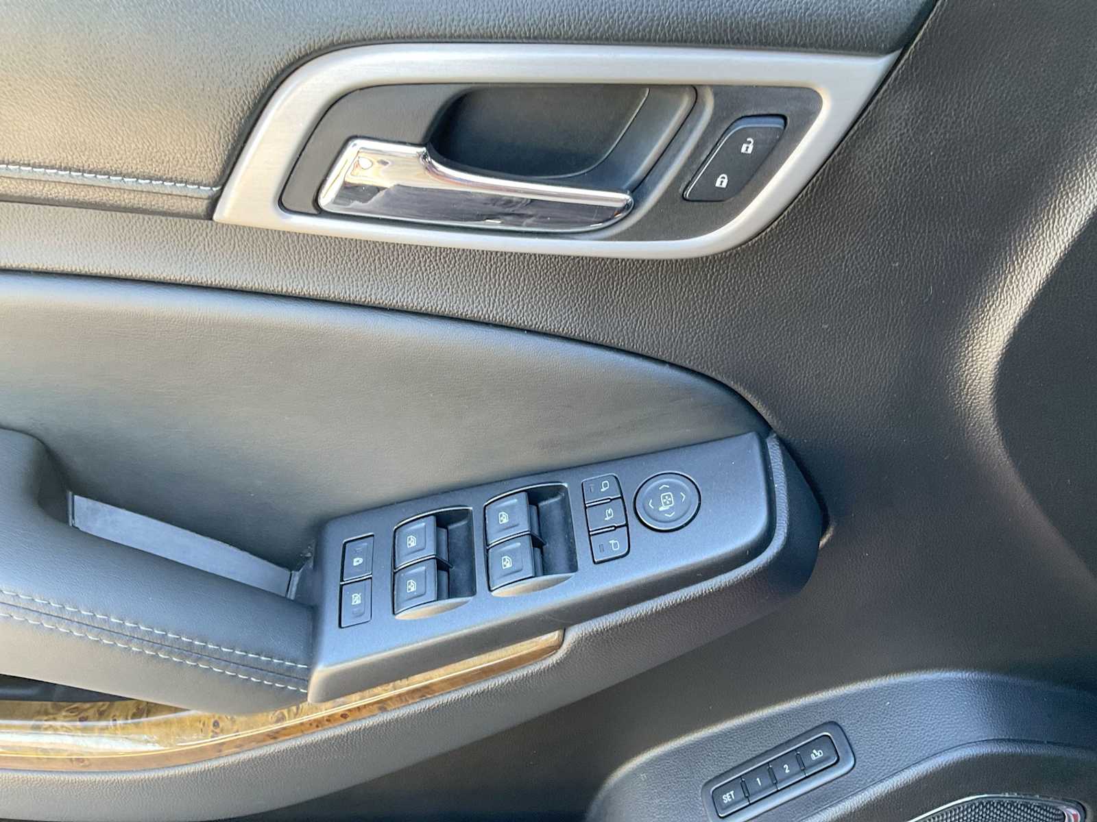 Thumbnail: 2016 GMC Yukon - 18