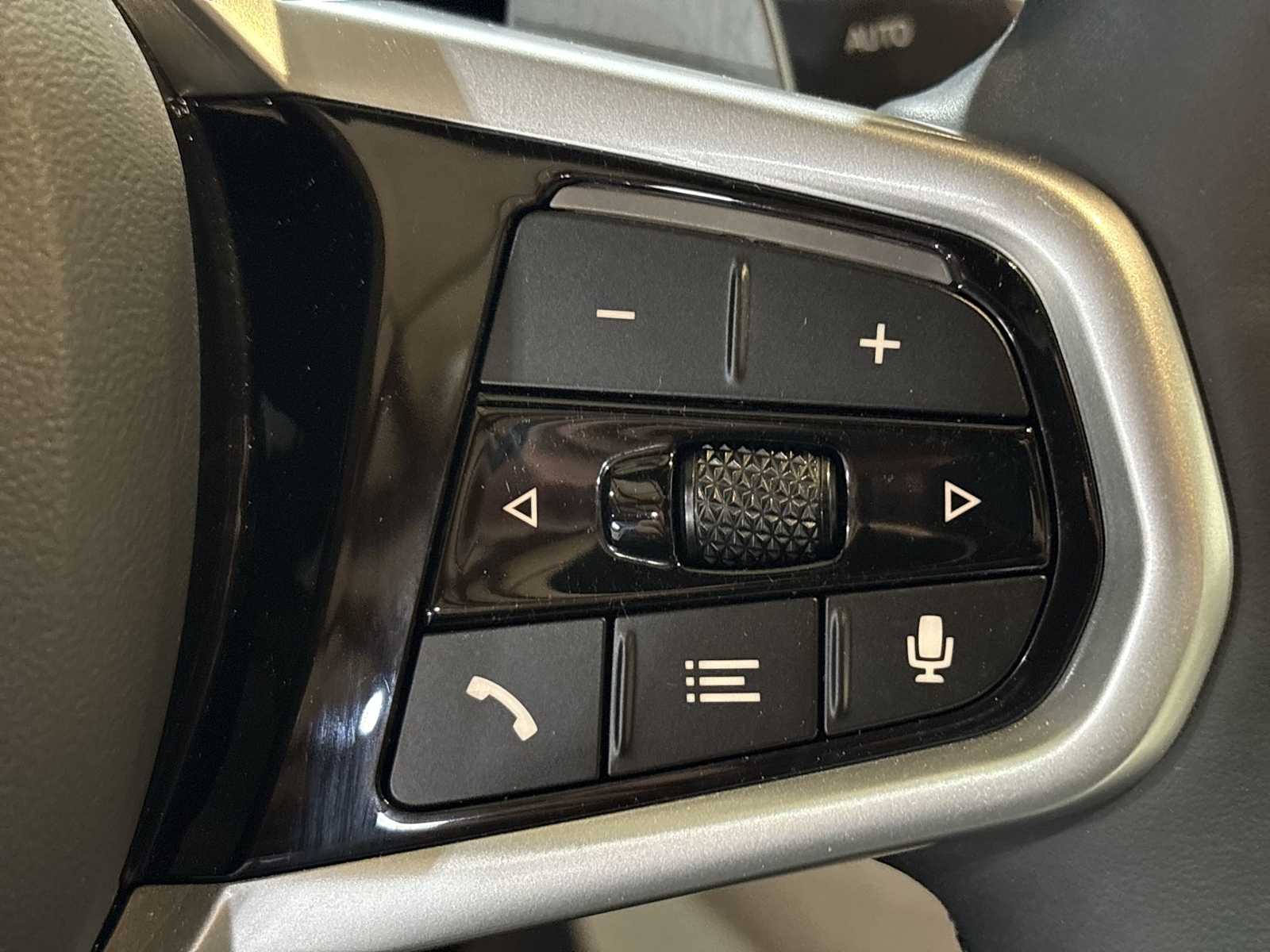 Thumbnail: 2025 BMW 3 Series - 22