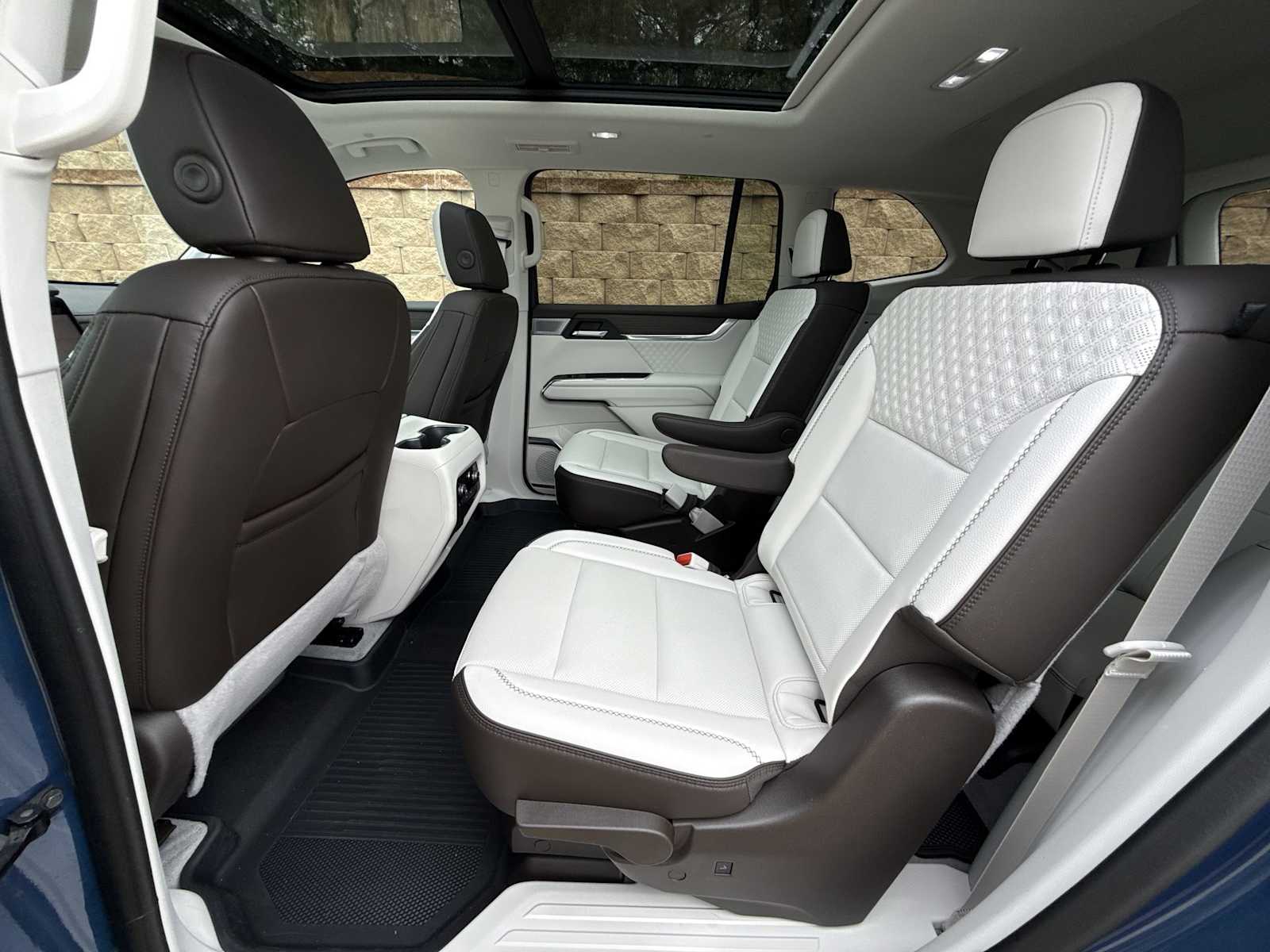 Thumbnail: 2024 GMC Acadia - 21