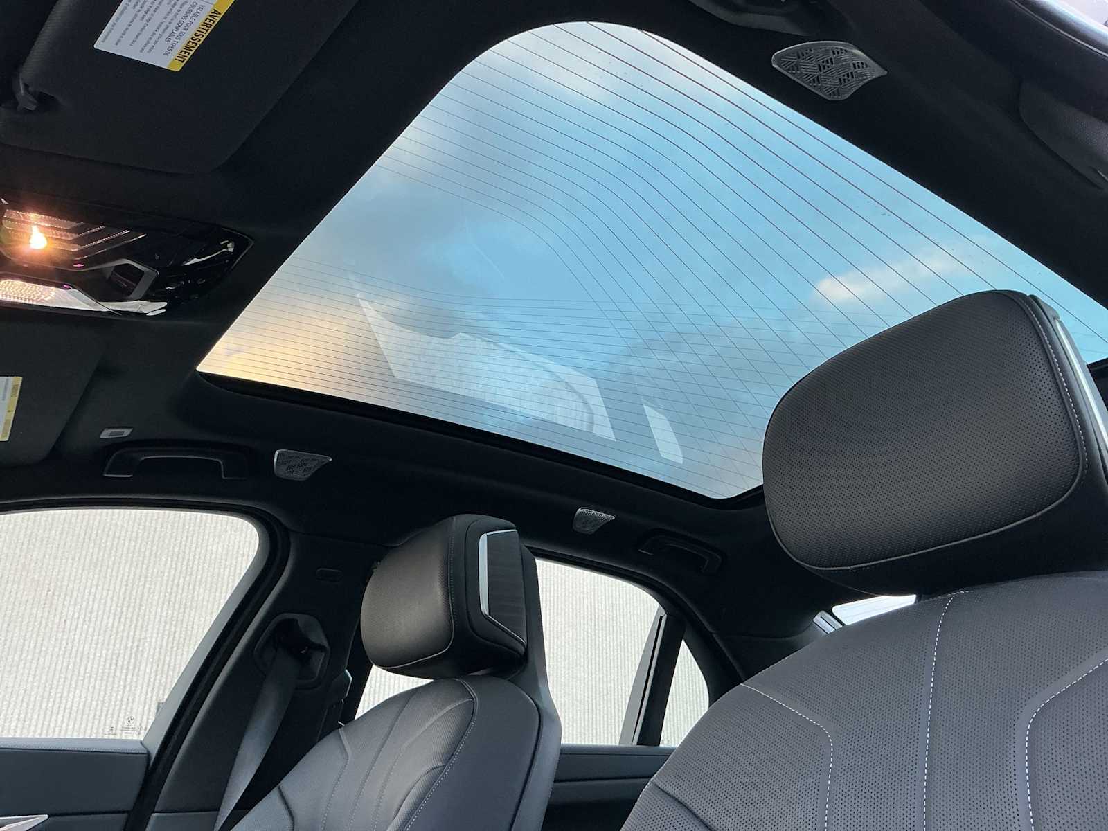 Thumbnail: 2024 BMW 7 Series - 22