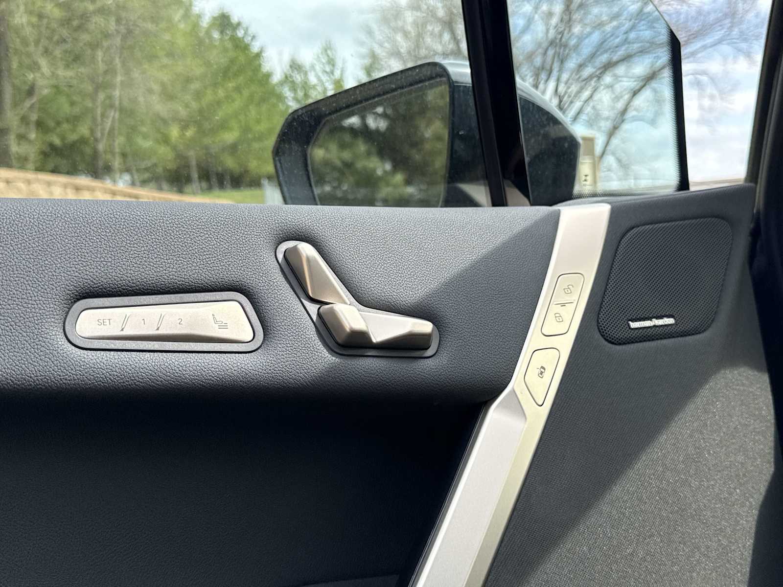 Thumbnail: 2026 BMW iX - 17