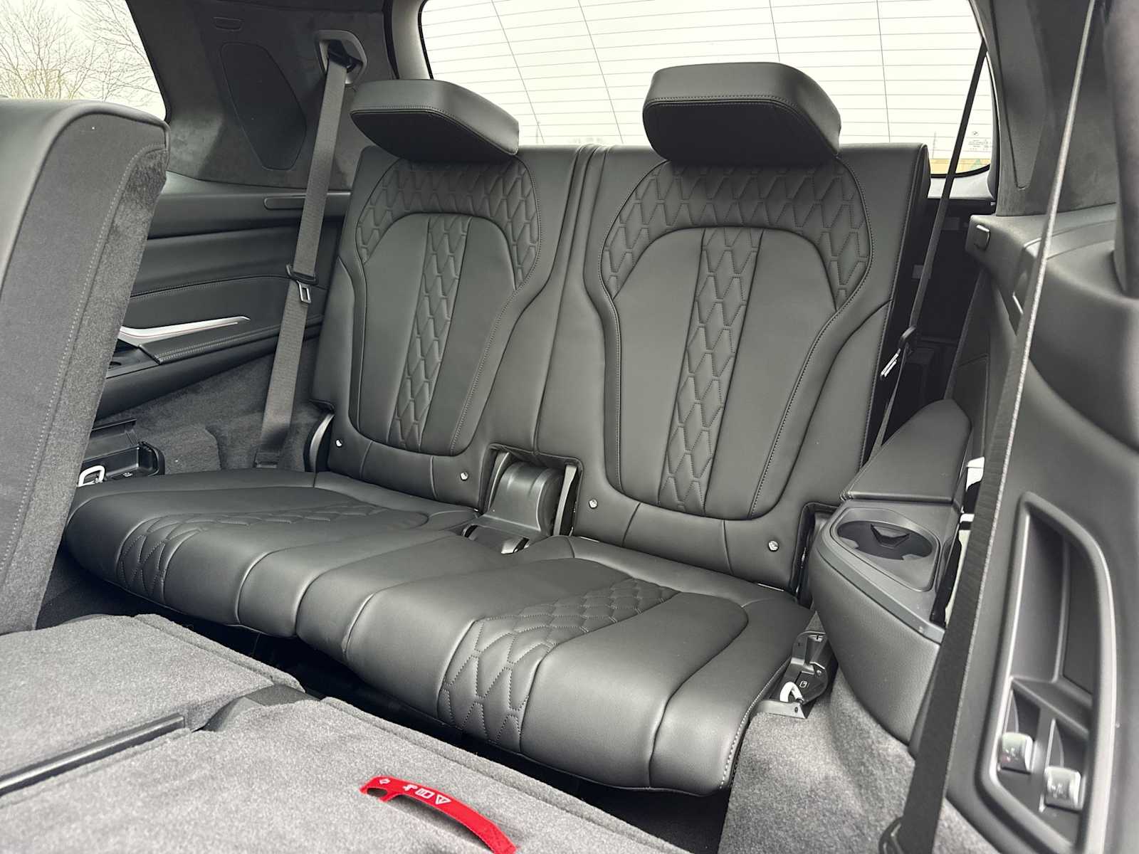 Thumbnail: 2026 BMW X7 - 40