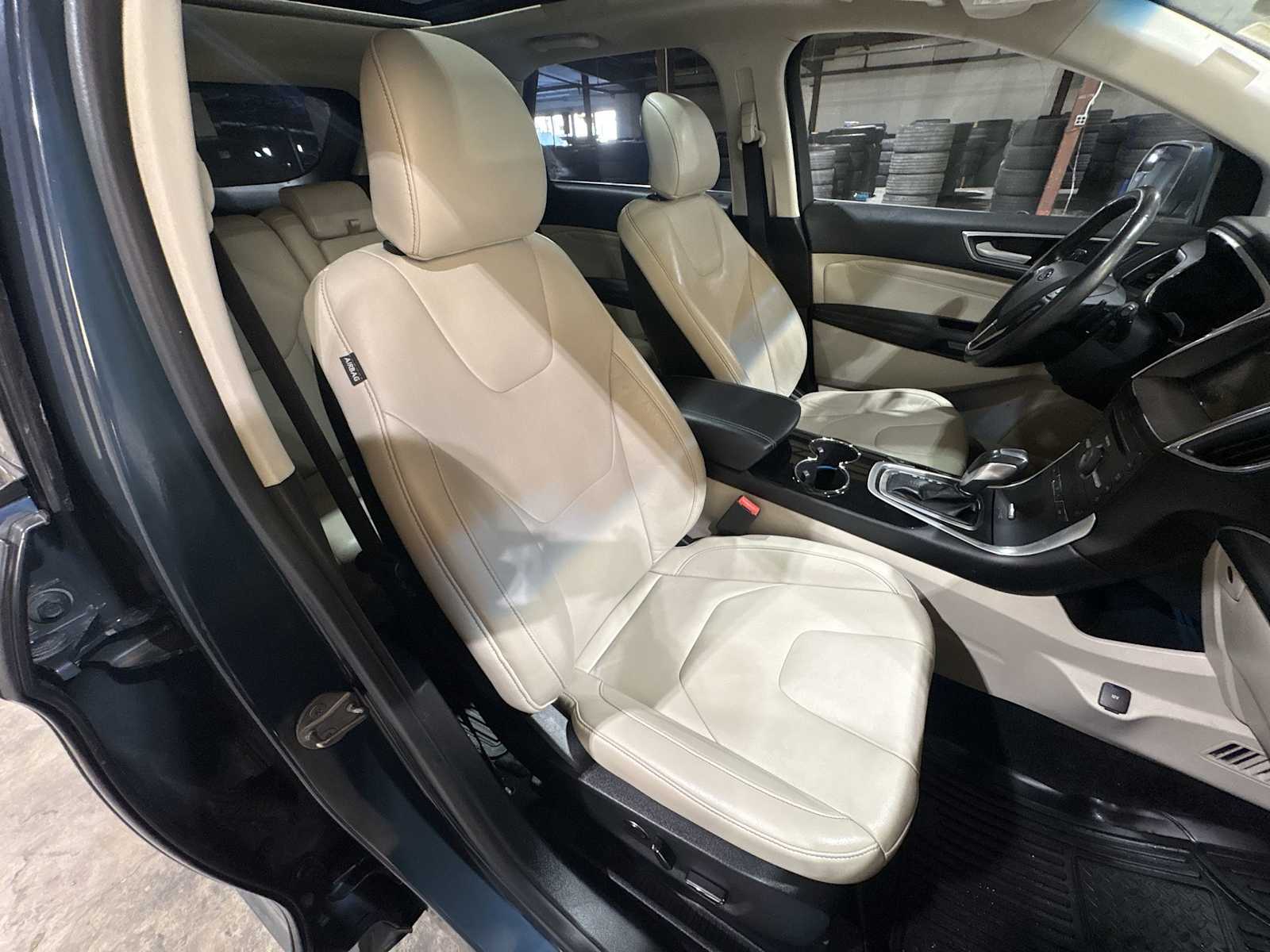 Thumbnail: 2016 Ford Edge - 20