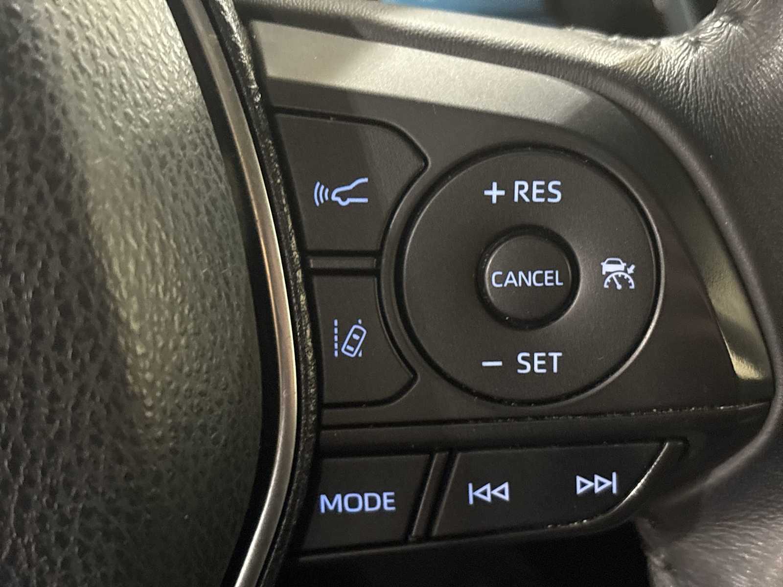 Thumbnail: 2018 Toyota Camry - 22