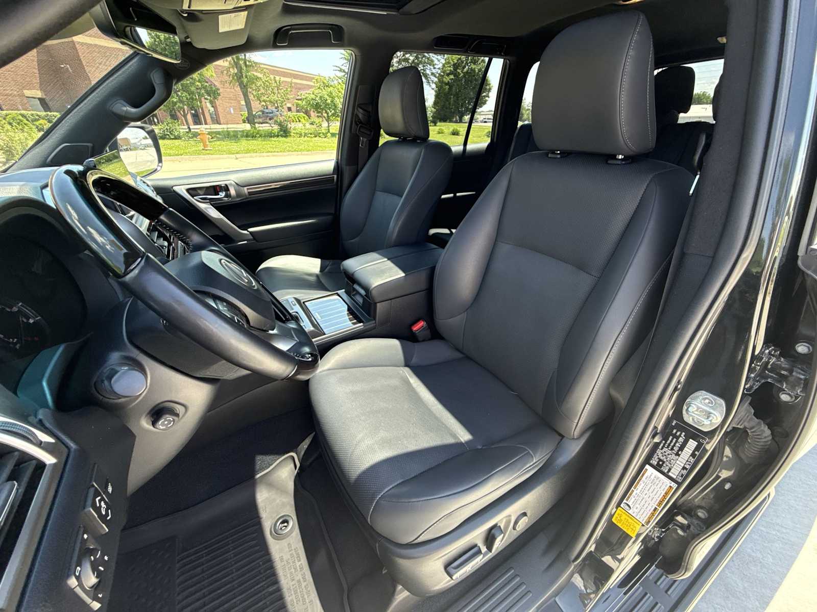 Thumbnail: 2022 Lexus GX - 16