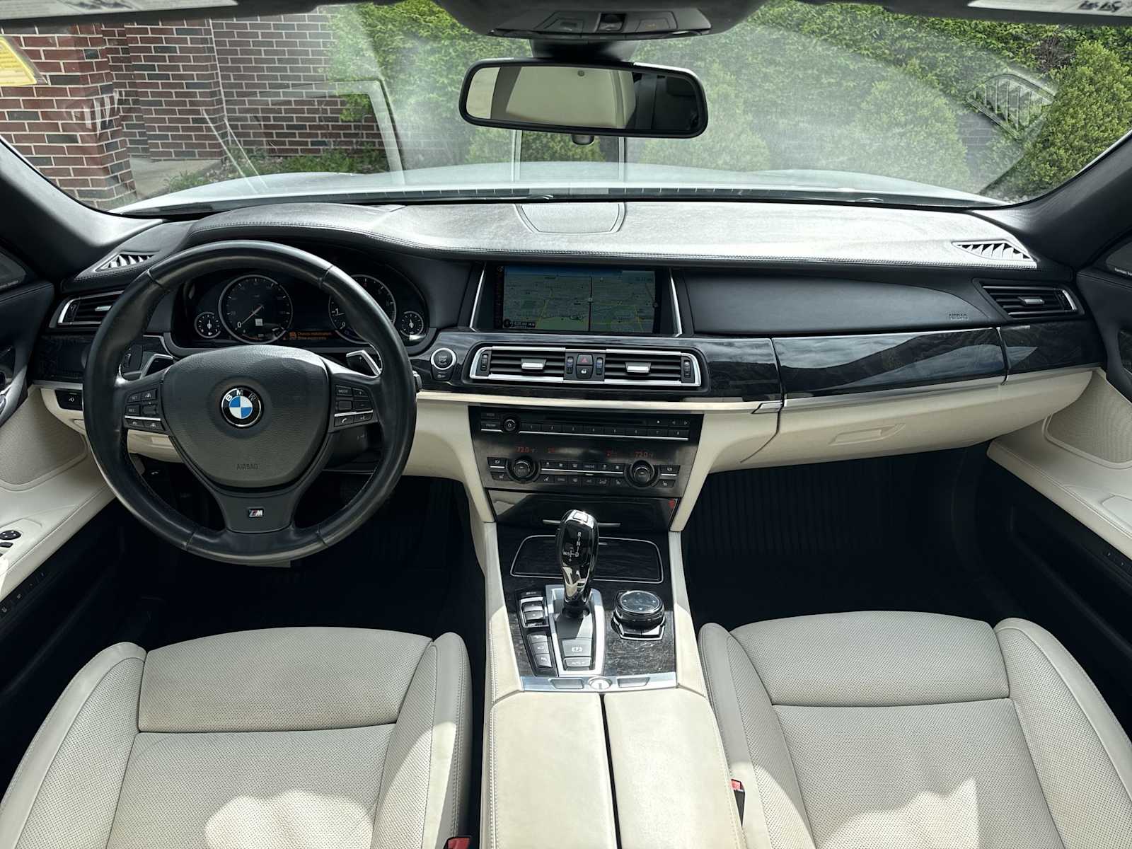 Thumbnail: 2015 BMW 7 Series - 16